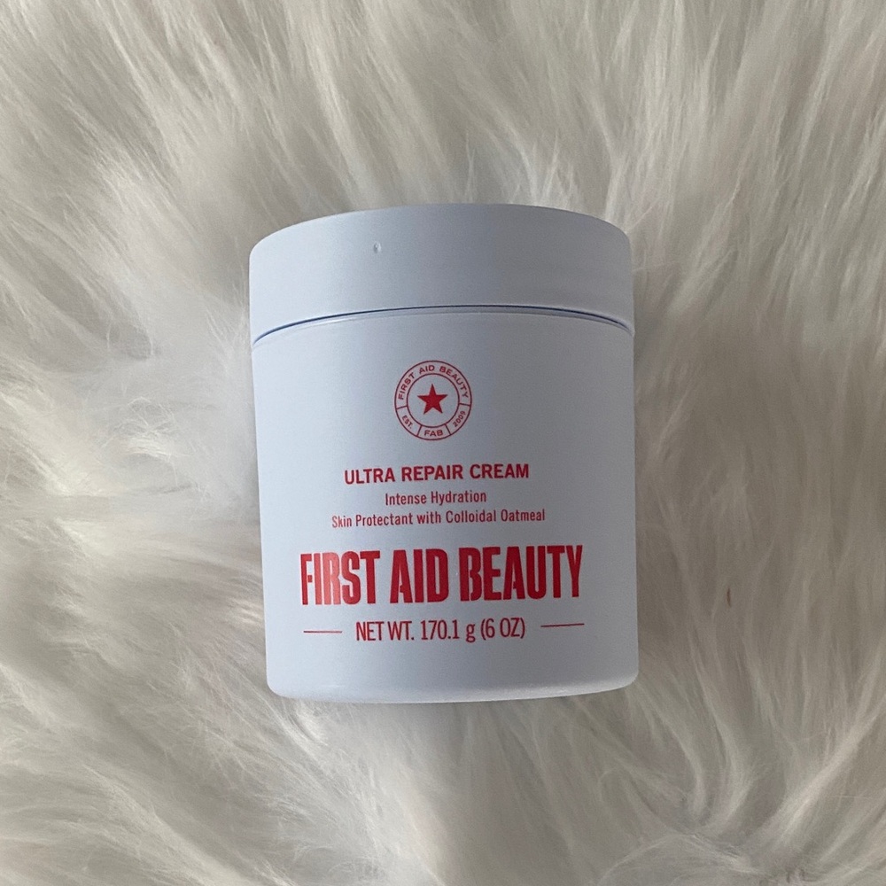 First Aid Beauty Ultra Repair Cream / NEW